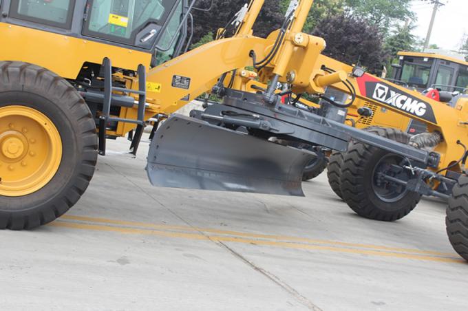 Kompakter Traktor-Straßen-Sortierer GR135 130HP 11000kg, kleiner Bewegungssortierer
