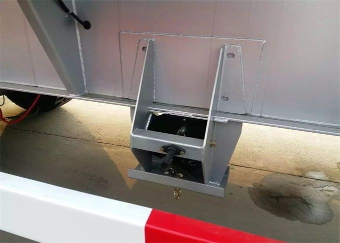 Achsen SINOTRUK 3 tanken halb Anhänger-LKW drei- Axle Tank Capacity 40 - 60 CBM