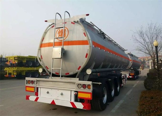 Achsen SINOTRUK 3 tanken halb Anhänger-LKW drei- Axle Tank Capacity 40 - 60 CBM