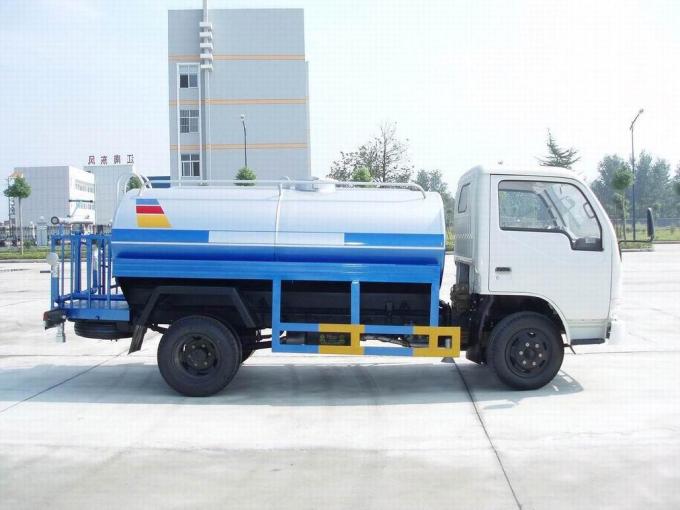 Des Sinotruk-Licht-Modell-8000L Emission Wasser-des Tankwagen-4x2 des Euro-3 1
