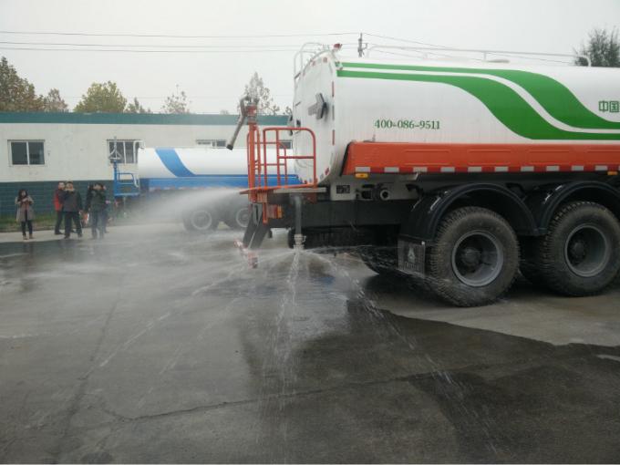 Des Sinotruk-Licht-Modell-8000L Emission Wasser-des Tankwagen-4x2 des Euro-3 4