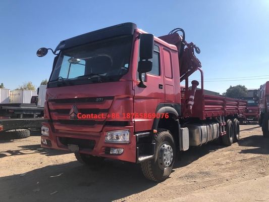 der Schwergut-LKW 12T 450hp 6*4, der Boom ineinanderschiebt, brachte Kran an