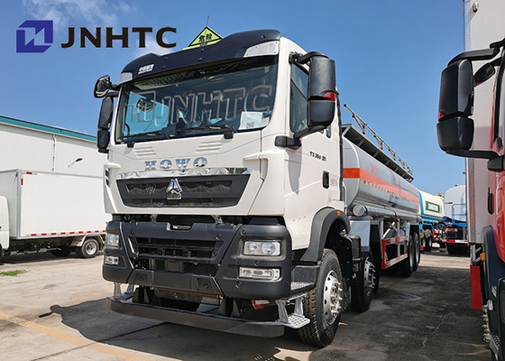 Heizöl-Tankwagen-Kapazität Sinotruk HOWO 8X4 25000 Liter