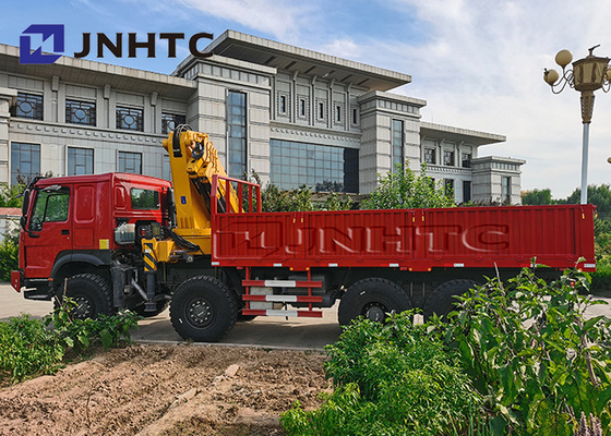 Sinotruck Howo 8x8 aller Rad-Antriebs-Fracht-LKW mit Kränen 30t 13t
