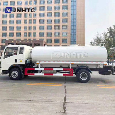 Sinotruck HOWO des Licht-1000l Wasserwagen-Behälter Berieselungsanlagen-LKW-4X2
