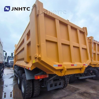 Sinotruck Bergbaudump Truck Tipper 10 Räder 50 Tonnen Kohle in die DR Kongo