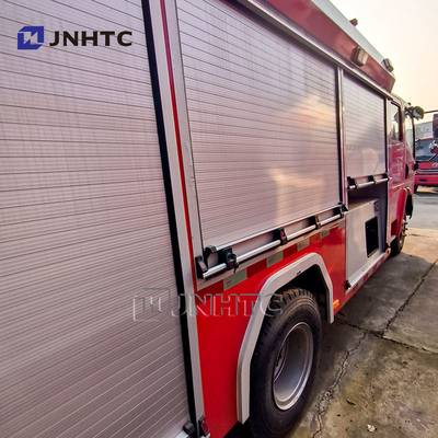 NEW SINOTRUCK Howo 4x2 Leichtbaufeuerwehrwagen mit Wasserpumpe