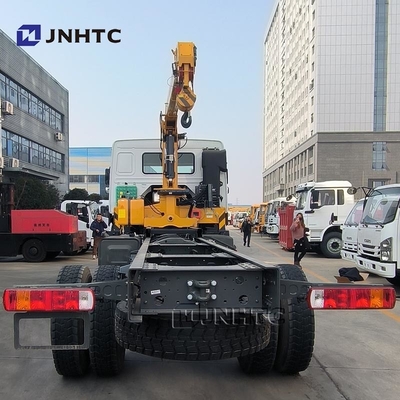 Schwerlastwagen HOWO Diesellastwagen 4x4 6 Räder Chassis mit Kran hoher Qualität
