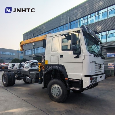 Schwerlastwagen HOWO Diesellastwagen 4x4 6 Räder Chassis mit Kran hoher Qualität