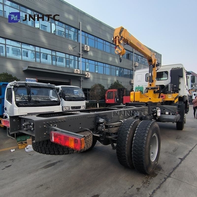 Schwerlastwagen HOWO Diesellastwagen 4x4 6 Räder Chassis mit Kran hoher Qualität