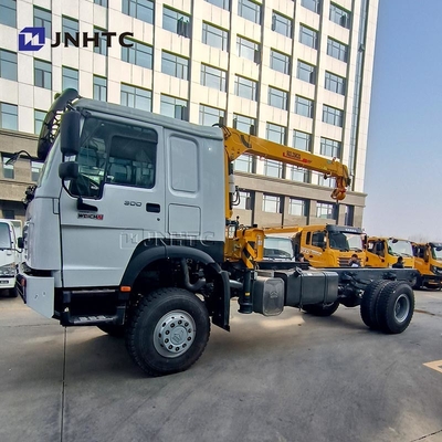 Schwerlastwagen HOWO Diesellastwagen 4x4 6 Räder Chassis mit Kran hoher Qualität