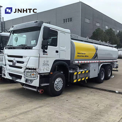 Sinotruk Howo Ölbehälter 6x4 340 PS Kapazität 12 Räder Brennstoffbehälter zum Verkauf