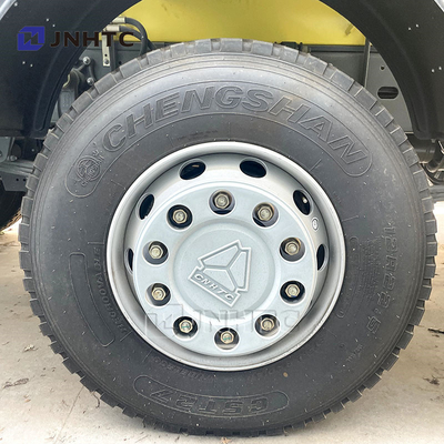 Sinotruk Howo Ölbehälter 8X4 400PS LHD Diesel Brennstoff Öl Tanker Lieferung