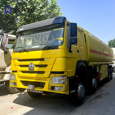 Sinotruk Howo Ölbehälter 8X4 400PS LHD Diesel Brennstoff Öl Tanker Lieferung