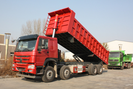 Schwerer Kipplaster Howo 8×4 50 Tonnen, die für Bergbaumodell ZZ3317N4267A/S0WA laden