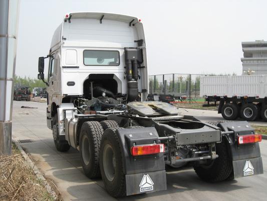 25 des weißen Howo Sinotruk 6x4 Traktor-Tonnen LKW-Wd615.47 mit hohem Zusammenstoß-Widerstand