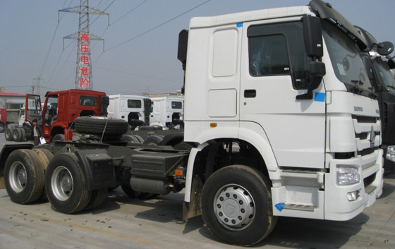 25 des weißen Howo Sinotruk 6x4 Traktor-Tonnen LKW-Wd615.47 mit hohem Zusammenstoß-Widerstand