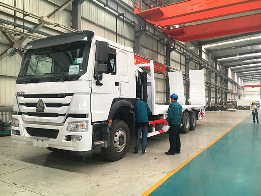 10 Reifen Sinotruk Howo7 Flachbett des Schwergut-LKW-30-40T mit Leiter 6x4 Euro2 371hp