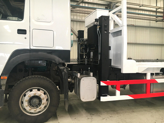 10 Reifen Sinotruk Howo7 Flachbett des Schwergut-LKW-30-40T mit Leiter 6x4 Euro2 371hp