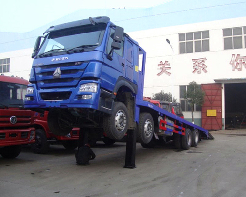 Schwergut-LKW Sinotruk Howo7 6x4 40T mit 20 Fuß betten 10 Räder 371hp