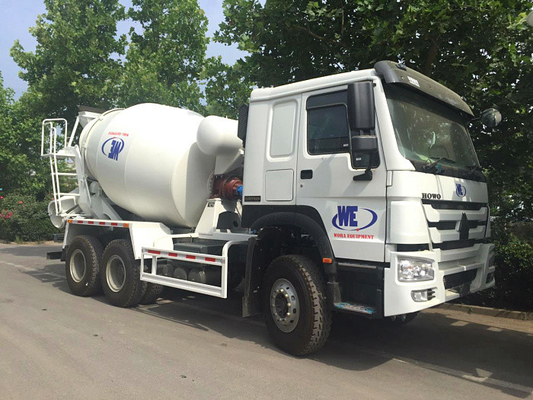 Weißer Mischer-LKW Sinotruk Howo7 8M3 10M3 mit ARCHE Zapfwellenantrieb und Pumpe