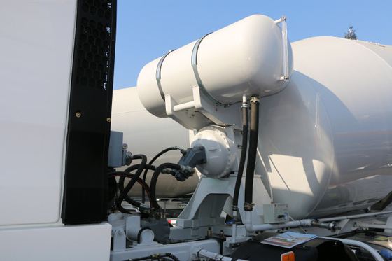 Konkreter Quirl-LKW Sinotruk Howo A7 8×4 mit Maschine 371hp und einem Bett