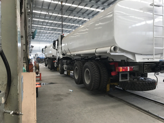 Sinotruk Howo A7 20 CBM Bett vorbildliches ZZ1257N4347N1/S0WA-5 des Öl-Tanklastzug-einer