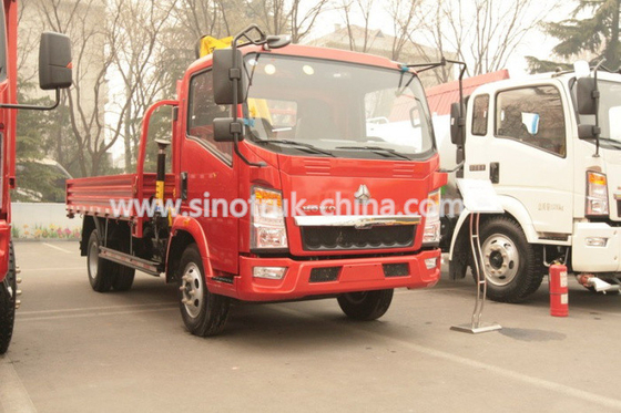 Feuergebührenhandels-LKWs 4*2 116hp brachten 3 Tonnen Tragfähigkeits-Kran-an