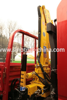 Feuergebührenhandels-LKWs 4*2 116hp brachten 3 Tonnen Tragfähigkeits-Kran-an