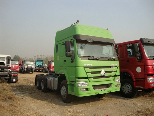 Sinotruk HOWO 25 des weißen Primärantrieb-Tonnen LKW-D12.42 mit zwei Betten