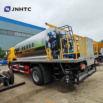 HOWO Asphaltsprühgeräte Lkw 4X2 160 PS Intelligenter Bitumenstreuer zum Verkauf