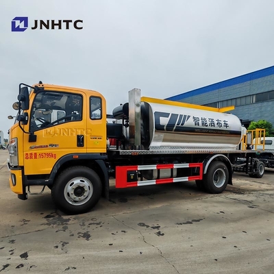 HOWO Asphaltsprühgeräte Lkw 4X2 160 PS Intelligenter Bitumenstreuer zum Verkauf