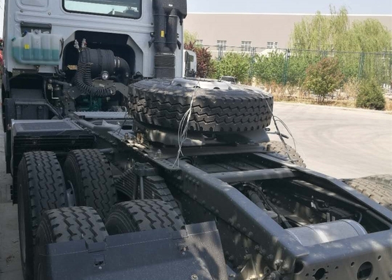 Roter SINOTRUK HOWO Schleppseil-/höchster Vollkommenheit Traktor-LKW RHD 10 dreht 371 HP ZZ4257S3241W