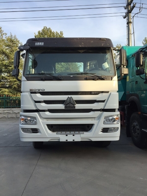 Schwerer Rad 336HP 400L Primärantrieb-LKW Sinotruk Howo 4x2 6 Kraftstofftank