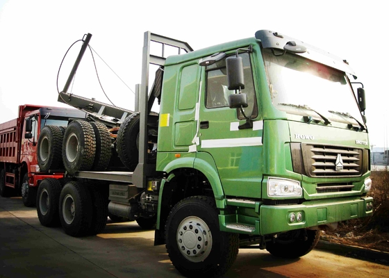 Rechte treibende Klotz-Fördermaschinen-LKW Sinotruk Howo 6*6 400l Marke mit irgendeiner Farbe