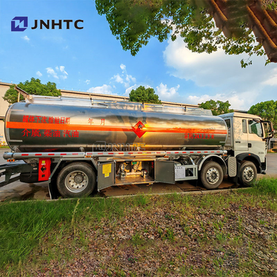 SINOTRUK HOWO Kraftstoffbehälter Lkw Ölbehälter Lkw Tankwagen Lkw mit 25cbm Vollanhänger