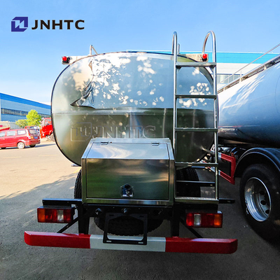 Sinotruk Howo 4x2 Leichtbrennstofföl-Tankwagen 4200 Liter Dieselöl-Tankwagen