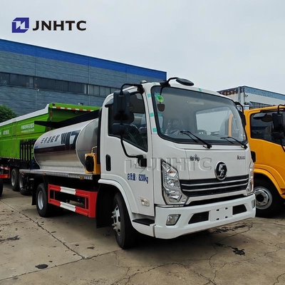 Shacman Asphalt Sprühen Ausrüstung Lastwagen 4X2 160HP Intelligente Bitumen-Spreader zum Verkauf