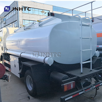 Sinotruk Howo Mini Leichtölbehälter 4x2 3000L Kraftstofftankschiff