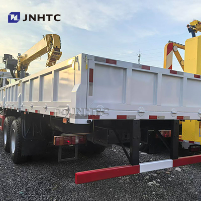 Knuckle Boom 8 Tonnen Hydraulik HOWO NX Ladung Flatbed Truck Montiert Kran zum Verkauf