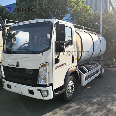HOWO 8cbm Kraftstoffbehälter LKW Leichtlastölbehälter LKW Mobilbehälter LKW Aluminiumbrennstoffbehälter zum Verkauf