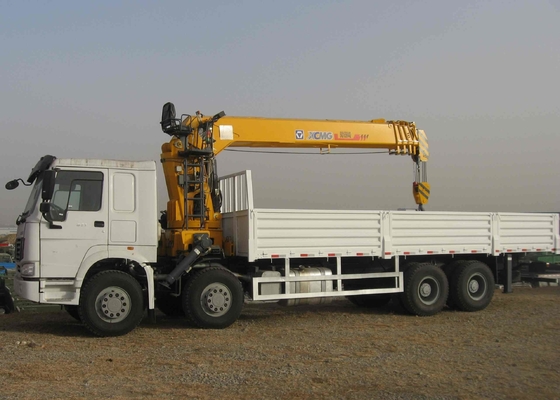 LKW SINOTRUK HOWO brachte Kran/LKW angebrachten Kranbalken-Kran für Bau an