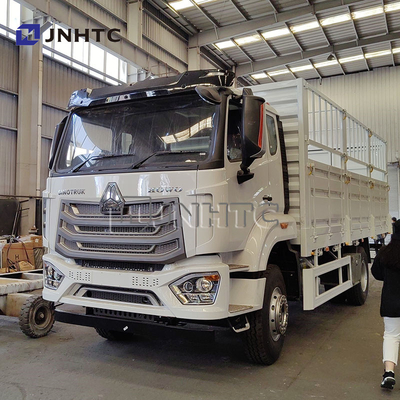 Sinotruk Howo Nx Zaun 8 Tonnen Lastwagen mit vollen Frachtanhänger
