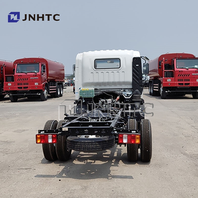 Sinotruck Howo 4x2 5 Tonnen 8 Tonnen Leichtfracht / Dump Truck Fahrwerk Dieselkraftstoff Euro 2 Emission Linkslenkung