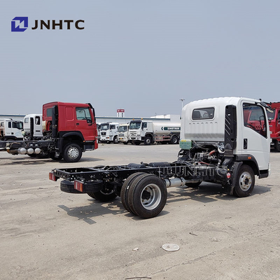 Sinotruck Howo 4x2 5 Tonnen 8 Tonnen Leichtfracht / Dump Truck Fahrwerk Dieselkraftstoff Euro 2 Emission Linkslenkung