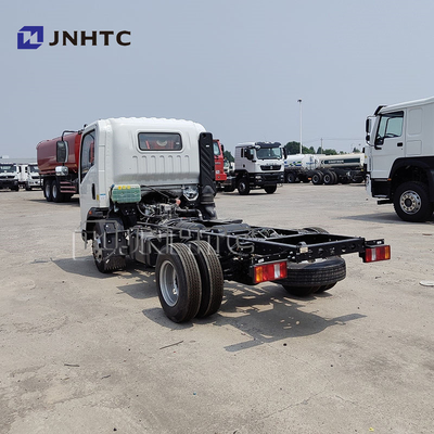 Sinotruck Howo 4x2 5 Tonnen 8 Tonnen Leichtfracht / Dump Truck Fahrwerk Dieselkraftstoff Euro 2 Emission Linkslenkung
