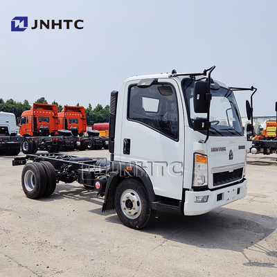 Sinotruck Howo 4x2 5 Tonnen 8 Tonnen Leichtfracht / Dump Truck Fahrwerk Dieselkraftstoff Euro 2 Emission Linkslenkung