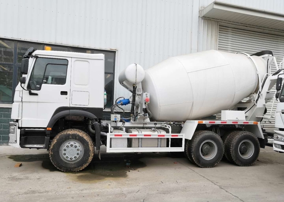 Weißer LKW des Mischer-10CBM, RHD 10 dreht Mischer-Pumpen-LKW