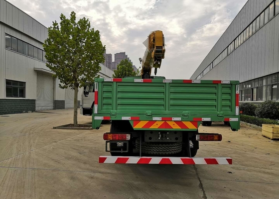 Mobiler niedriger Bett-LKW brachte geraden Arm-Kran 8x4 mit 15 Tonne, Schwingarm-Kran an