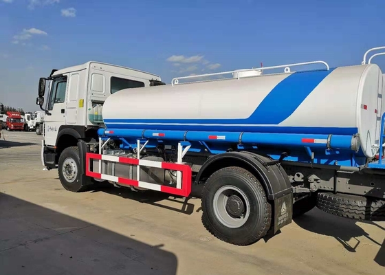 Wasser-Flüssigbrennstoff-Tankwagen Sinotruk 10cbm 4 * 2 266hp mit Klimaanlage